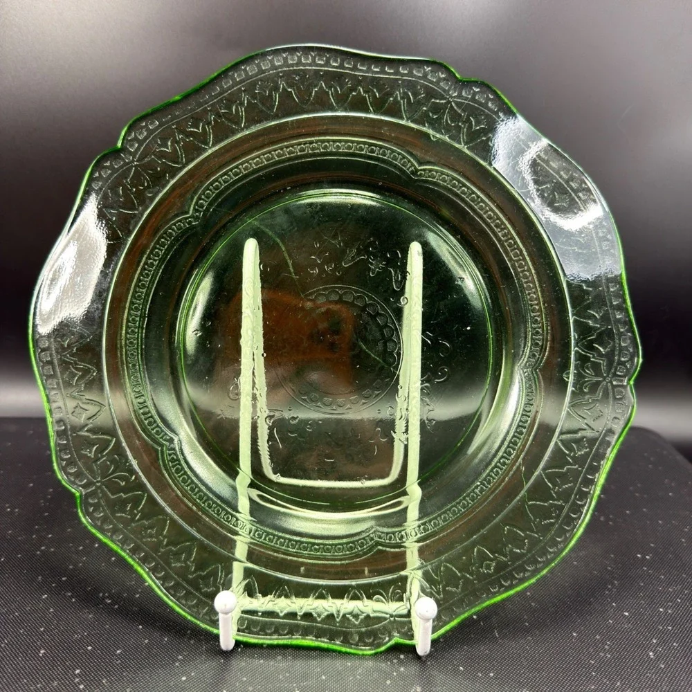 Federal Glass‎ Patrician Spoke Green Uranium Depression Glass 9in Plates Set 4